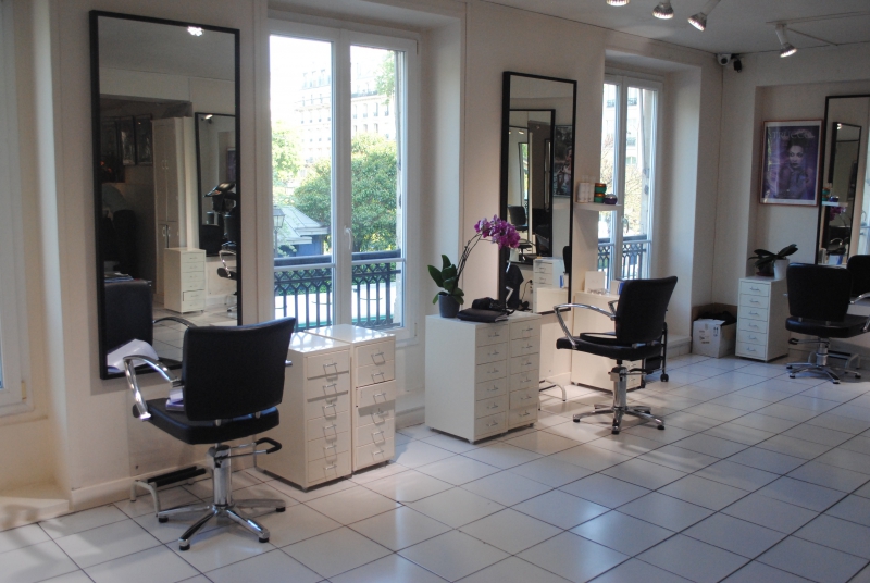 salon-coiffure-ANTIBES-min_floor-home-office-property-living-room-room-781228-pxhere.com